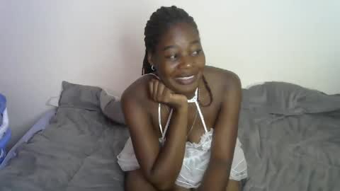 Snapshot of ebony_merry chatting on 11/24/25, 06:13 ebony merry online show from 11/24/25, 06:13