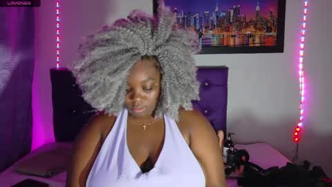 Snapshot of ebony_neighbormoans chatting on 04/22/26, 03:20 LINA online show from 04/22/26, 03:20