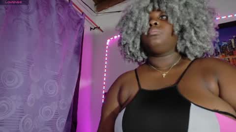 Snapshot of ebony_neighbormoans chatting on 05/05/26, 03:14 LINA online show from 05/05/26, 03:14