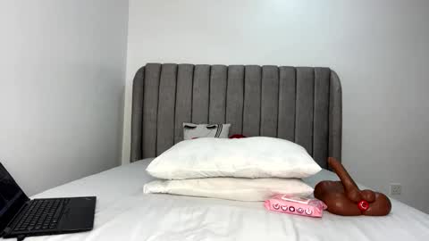 ebony_pearl69 online show from 01/09/26, 06:16