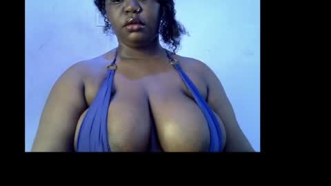 Snapshot of ebony_plumx12 chatting on 04/28/26, 07:24 Prisy online show from 04/28/26, 07:24