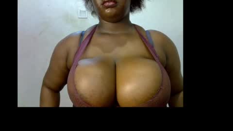 Snapshot of ebony_plumx12 chatting on 05/20/26, 08:48 Prisy online show from 05/20/26, 08:48
