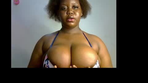 Snapshot of ebony_plumx12 chatting on 05/24/26, 08:14 Prisy online show from 05/24/26, 08:14
