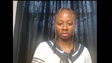 Snapshot of ebony_queenx chatting on 05/28/26, 09:06 Queen online show from 05/28/26, 09:06