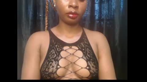 Snapshot of ebony_queenx chatting on 06/27/26, 04:23 Queen online show from 06/27/26, 04:23