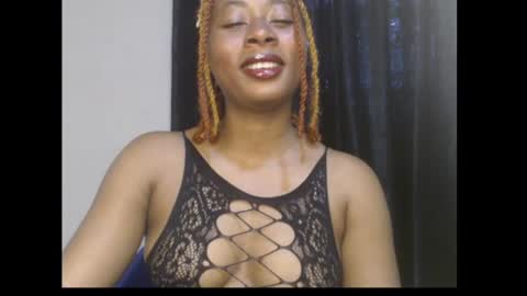 Snapshot of ebony_queenx chatting on 07/12/26, 04:20 Queen online show from 07/12/26, 04:20