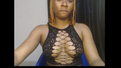 Snapshot of ebony_queenx chatting on 07/13/26, 03:26 Queen online show from 07/13/26, 03:26