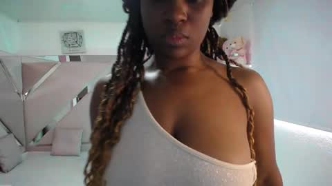 ebony_rizon online show from 04/08/26, 01:00