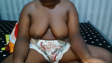 Snapshot of ebony_sabrina chatting on 02/26/25, 12:14 Sabrina online show from 02/26/25, 12:14