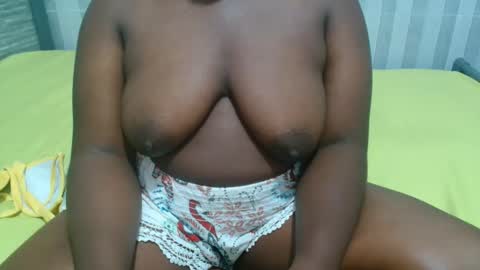 Snapshot of ebony_sabrina chatting on 12/15/25, 08:35 Sabrina online show from 12/15/25, 08:35