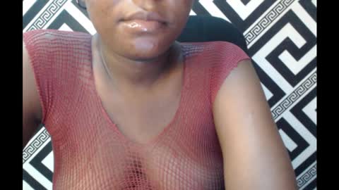 Snapshot of ebony_sexy_queen chatting on 03/03/25, 10:10 Racheal online show from 03/03/25, 10:10