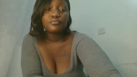 Snapshot of ebony_sofiaa chatting on 02/16/26, 05:36 Sofiaa online show from 02/16/26, 05:36