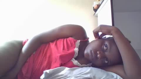 Snapshot of ebony_tasha chatting on 04/24/26, 05:21 tasha online show from 04/24/26, 05:21