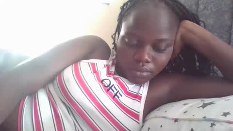 Snapshot of ebony_tasha chatting on 05/14/26, 05:03 tasha online show from 05/14/26, 05:03