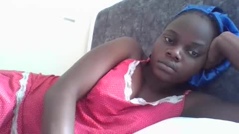 Snapshot of ebony_tasha chatting on 05/22/26, 05:14 tasha online show from 05/22/26, 05:14