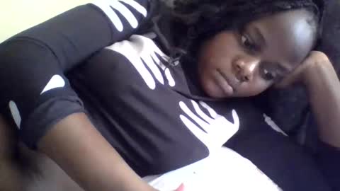 Snapshot of ebony_tasha chatting on 05/25/26, 05:35 tasha online show from 05/25/26, 05:35