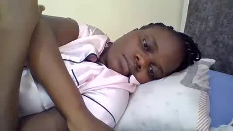 Snapshot of ebony_tasha chatting on 05/29/26, 06:22 tasha online show from 05/29/26, 06:22
