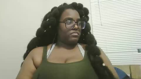 Snapshot of ebonybigtitqueen3 chatting on 11/14/25, 04:11 ebonybigtitqueen3 online show from 11/14/25, 04:11
