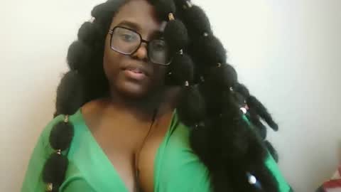 Snapshot of ebonybigtitqueen3 chatting on 11/14/25, 07:23 ebonybigtitqueen3 online show from 11/14/25, 07:23