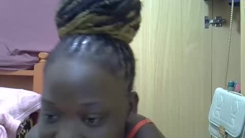 Snapshot of ebonydora chatting on 11/11/25, 12:27 ebonydora online show from 11/11/25, 12:27