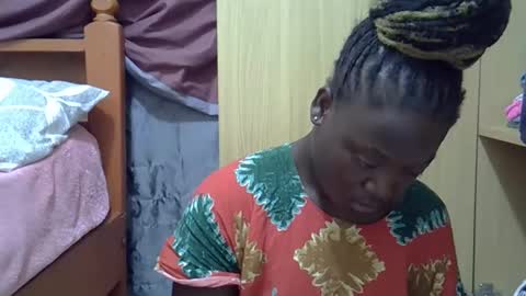 Snapshot of ebonydora chatting on 11/24/25, 04:12 ebonydora online show from 11/24/25, 04:12