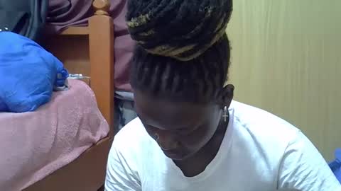 Snapshot of ebonydora chatting on 12/01/25, 05:01 ebonydora online show from 12/01/25, 05:01