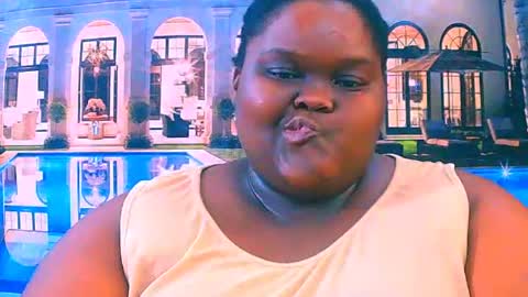 Snapshot of ebonyhotbuns4u2luv chatting on 06/17/26, 09:16 ebonyhotbuns4u2luv online show from 06/17/26, 09:16