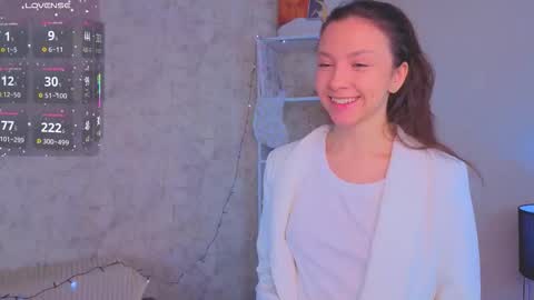 Snapshot of ebonyleibenstein chatting on 12/17/25, 03:34 Milly online show from 12/17/25, 03:34