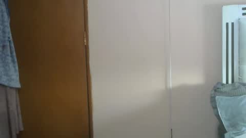 Snapshot of ebonymayahh chatting on 04/18/26, 01:26 ebonymayahh online show from 04/18/26, 01:26