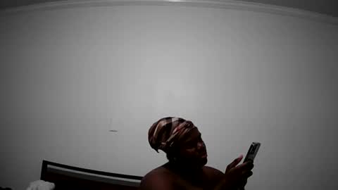 Snapshot of ebonymistressnubian chatting on 12/16/24, 06:10 MistressNubian1 online show from 12/16/24, 06:10