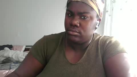 Snapshot of ebonymistressnubian chatting on 12/31/24, 04:46 MistressNubian1 online show from 12/31/24, 04:46