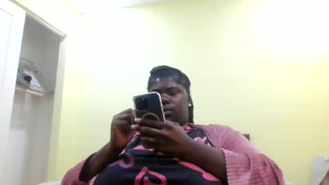 Snapshot of ebonymistressnubian chatting on 01/04/25, 09:32 MistressNubian1 online show from 01/04/25, 09:32