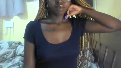 Ebonymuse2 online show from 04/12/26, 01:32