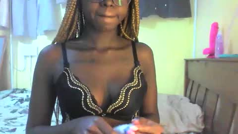 Ebonymuse2 online show from 04/14/26, 11:16