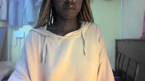 Ebonymuse2 online show from 04/27/26, 08:51