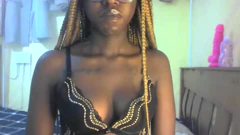 Ebonymuse2 online show from 04/30/26, 07:25