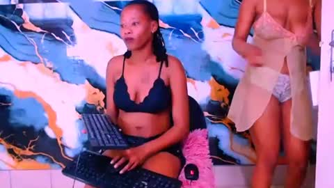 Snapshot of ebonypretty4u chatting on 09/25/25, 08:40 ebonypretty4u online show from 09/25/25, 08:40