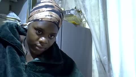 Snapshot of ebonyquin0 chatting on 12/14/25, 07:29 Lucky online show from 12/14/25, 07:29