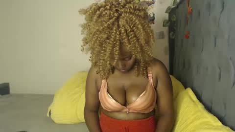 Snapshot of ebonyshiks chatting on 10/21/25, 07:53 ebonyshiks online show from 10/21/25, 07:53