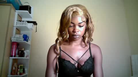 Snapshot of ebonytanqueen chatting on 04/20/26, 02:47 ebonytanqueen online show from 04/20/26, 02:47