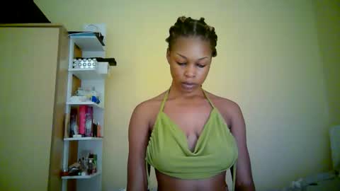 Snapshot of ebonytanqueen chatting on 05/14/26, 01:23 ebonytanqueen online show from 05/14/26, 01:23