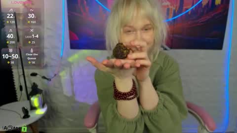 Snapshot of eclipse_auralis chatting on 11/30/25, 09:35 eclipse auralis online show from 11/30/25, 09:35