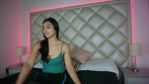 Snapshot of eclipseandflame chatting on 10/06/25, 02:14 online show from 10/06/25, 02:14