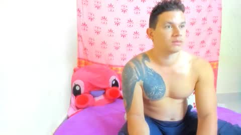 Snapshot of eclipseandflame chatting on 10/22/25, 02:28 online show from 10/22/25, 02:28