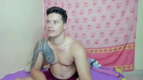 Snapshot of eclipseandflame chatting on 11/27/25, 05:09 online show from 11/27/25, 05:09