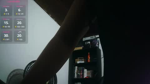 Snapshot of eclipsezen chatting on 10/28/25, 02:15 EclipeZen online show from 10/28/25, 02:15