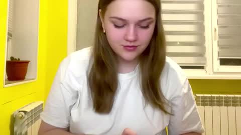 Snapshot of edahucks chatting on 02/21/26, 02:40 Mia online show from 02/21/26, 02:40