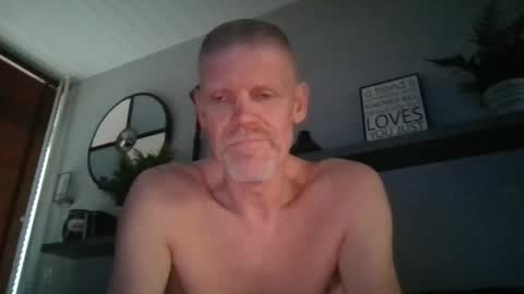 eddie4767 online show from 09/08/25, 05:45