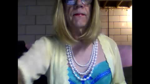 Snapshot of eddie595959 chatting on 12/22/24, 08:27 eddie595959 online show from 12/22/24, 08:27