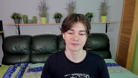 Snapshot of edgar_ray chatting on 12/19/25, 02:51 Edgar online show from 12/19/25, 02:51